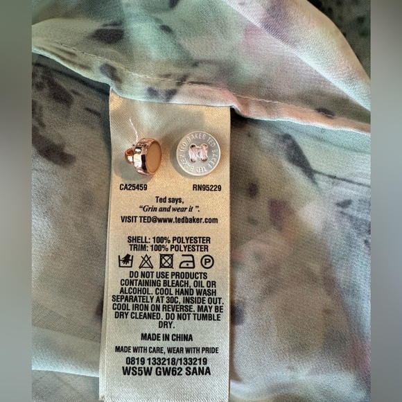 Ted Baker watercolor floral pink button down blouse size 1 US Small - Picture 3 of 6